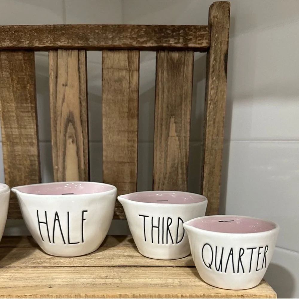 🆕 Rae Dunn | Measuring Cups with 💕 Pink Interior!